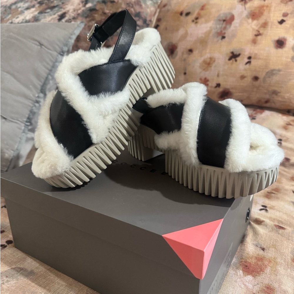 4CCCCEES. Oreo puffy.